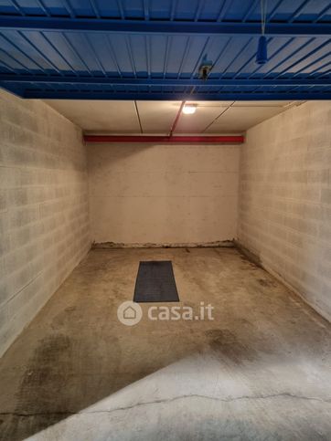 Box/posto auto in residenziale in Via Puccini