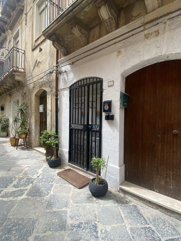 Appartamento in residenziale in Via del Crocefisso 13