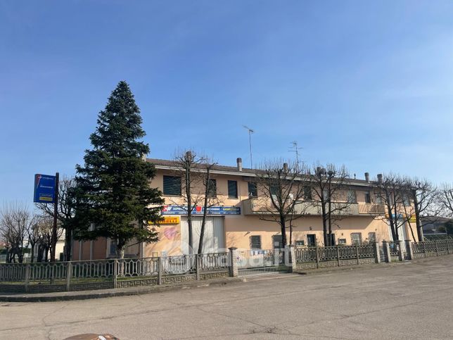 Capannone in commerciale in Via Duccio Galimberti 4