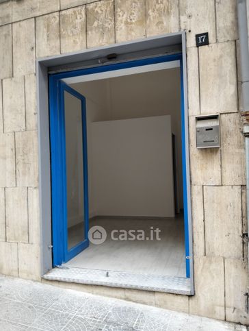 Negozio/locale commerciale in commerciale in Via Giuseppe Tropeano 17
