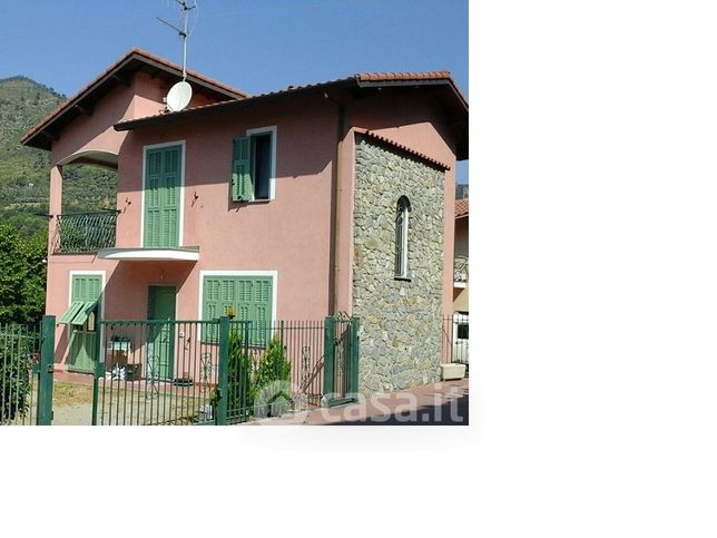 Casa indipendente in residenziale in Via Tremola