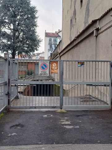 Garage/posto auto in residenziale in Corso Brescia 25