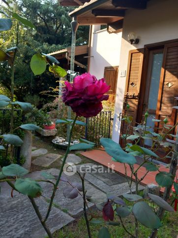 Villa in residenziale in Via Vignola