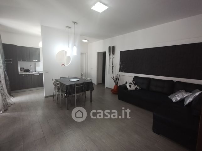 Appartamento in residenziale in Via Luciano Manara 11