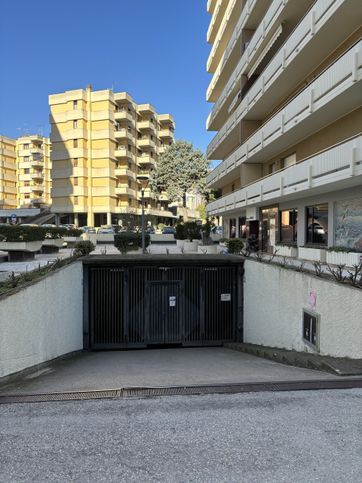 Garage/posto auto in residenziale in Via Quintina 81