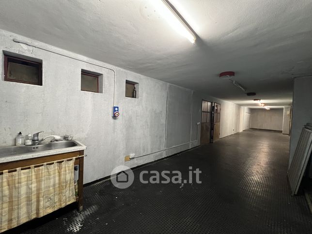 Capannone in commerciale in Via Valverde 3