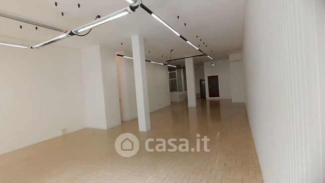 Ufficio in commerciale in Via Giorgio La Pira 9