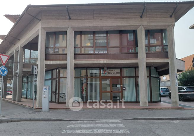 Ufficio in commerciale in Via Ricci Curbastro 56