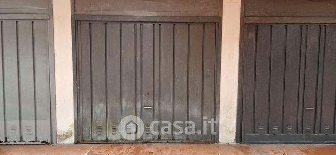 Garage/posto auto in residenziale in Via Diego Guicciardi 6