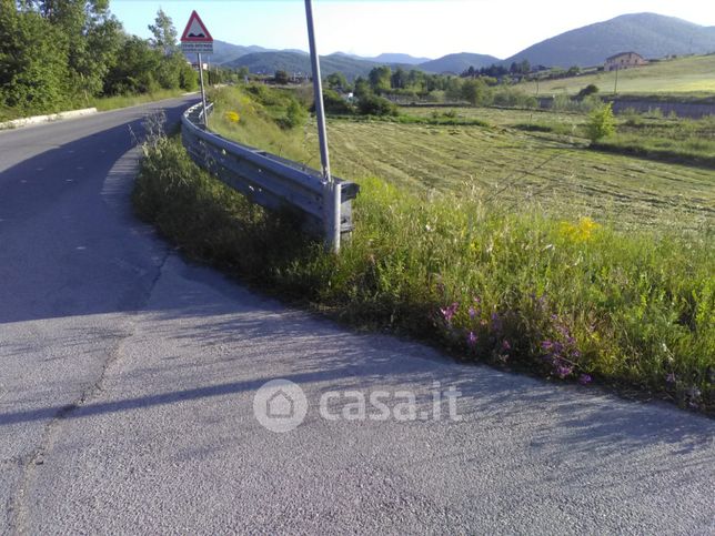 Terreno agricolo in commerciale in Contrada Tora 39