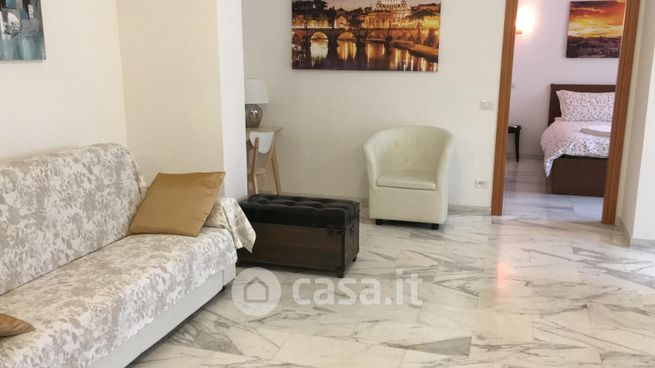 Appartamento in residenziale in Via Carlo Pascal 33