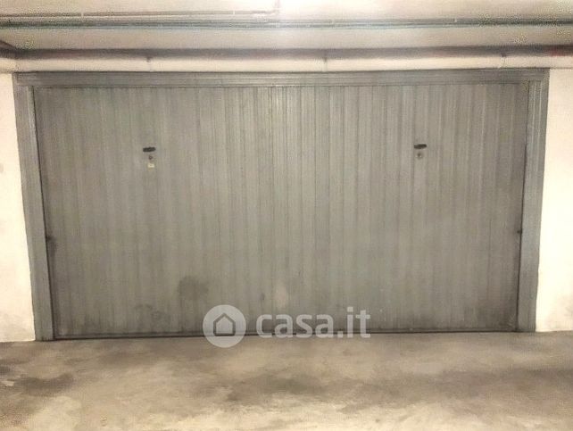 Garage/posto auto in residenziale in Lungoadige Capuleti