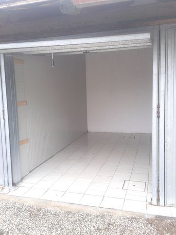 Garage/posto auto in residenziale in Via Cavalle 4