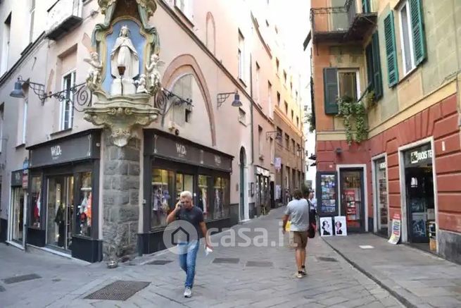 Attività/licenza (con o senza mura) in commerciale in Via Pia