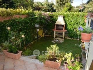 Villa in residenziale in Via Numana 34d