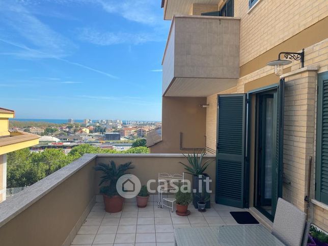 Appartamento in residenziale in Via Levante