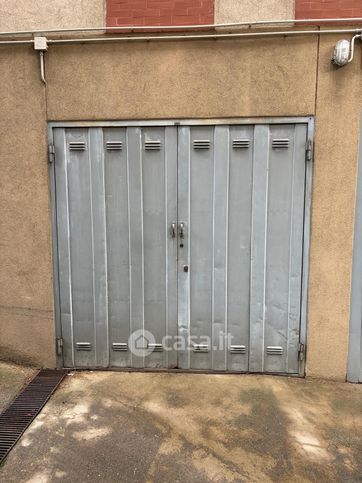 Box/posto auto in residenziale in Via Monte Bianco