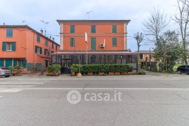 Negozio/locale commerciale in commerciale in Via Savena Superiore 28