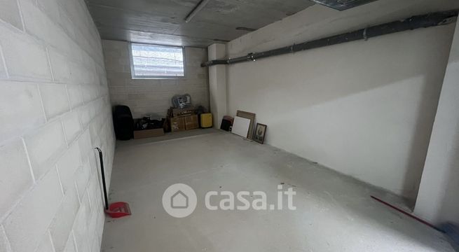 Garage/posto auto in residenziale in Via Gino De Sanctis