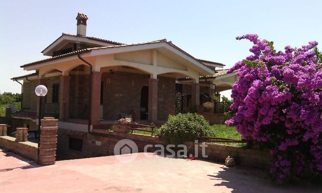 Villa in residenziale in Via Casali di Zambra 10