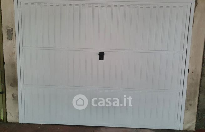 Garage/posto auto in residenziale in Piazza Marinai d' Italia 18