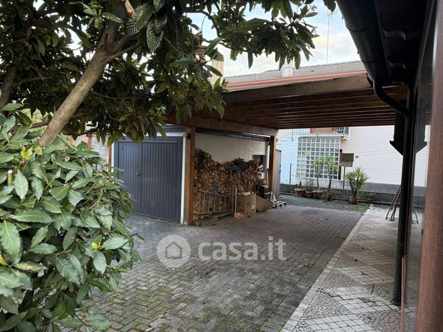 Casa bi/trifamiliare in residenziale in Via Piavesella