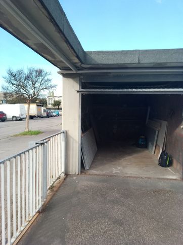 Box/posto auto in residenziale in Via Eraclea 10