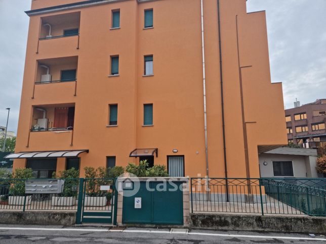 Garage/posto auto in residenziale in Via Don Giuseppe Ronchetti 22