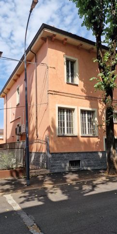 Casa indipendente in residenziale in Via Bernardino Pollinari