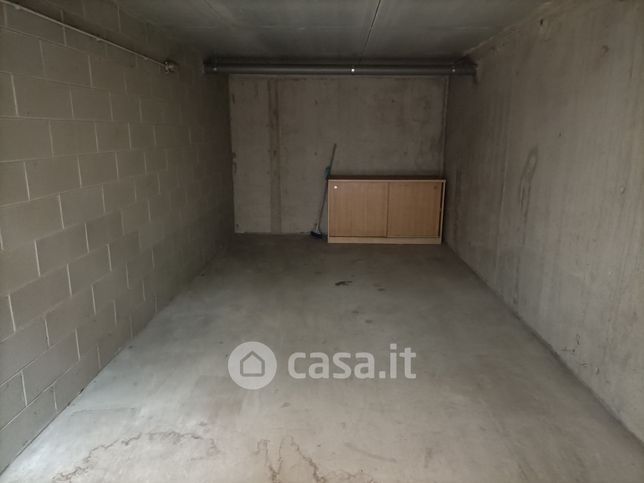 Garage/posto auto in residenziale in Via Curiel 38