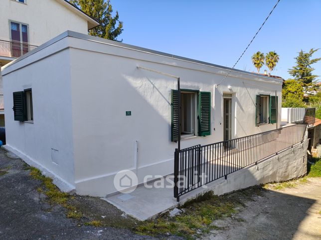 Casa indipendente in residenziale in P.zza Marzetti 53