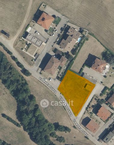 Terreno edificabile in residenziale in Via Maria Lunga 8