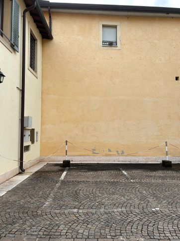 Box/posto auto in residenziale in Piazza Isolo