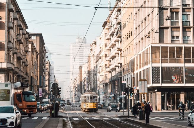Attivitã /licenza (con o senza mura) in commerciale in Via Alessandro Astesani