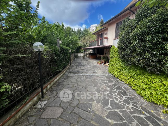 Casa indipendente in residenziale in Via Montepiano