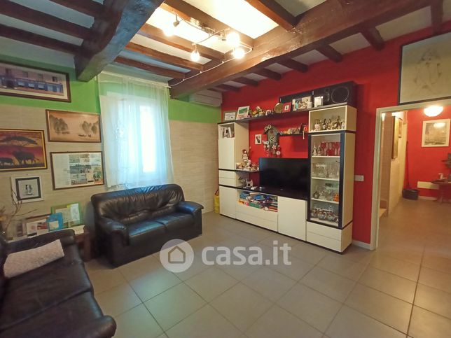 Casa indipendente in residenziale in Via Libertà