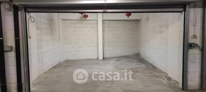 Garage/posto auto in residenziale in Via della Cava Aurelia 155