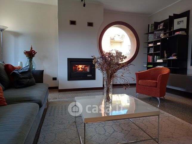 Villa in residenziale in Via Lungo BussÃ¨ 8