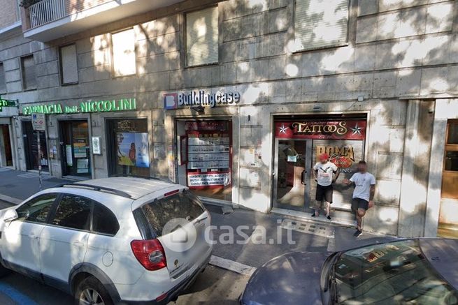 Negozio/locale commerciale in commerciale in Viale Angelico 86a