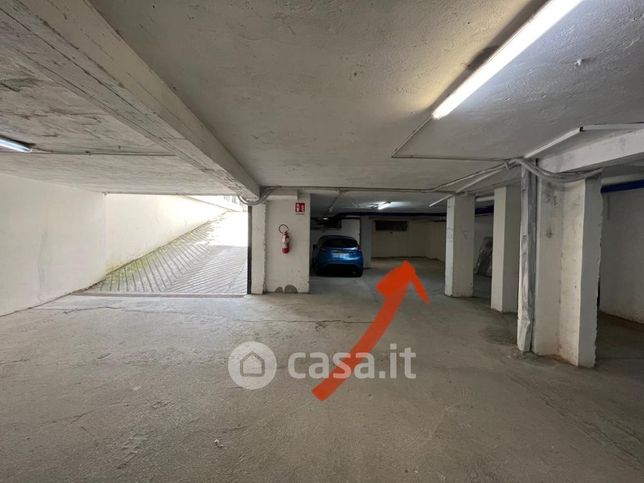 Garage/posto auto in residenziale in Via Merano