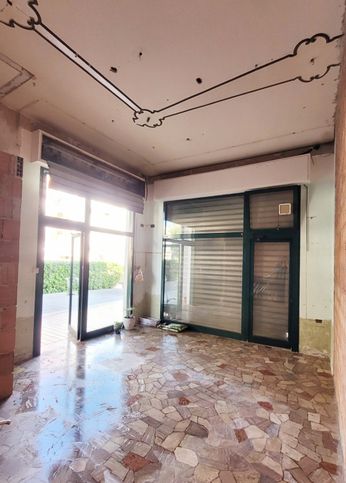 Box/posto auto in residenziale in Viale Trieste 25c