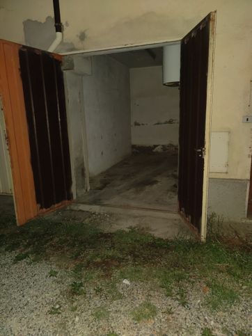 Box/posto auto in residenziale in Via Mazzini 61