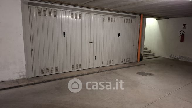 Garage/posto auto in residenziale in Viale Luigi Einaudi 4