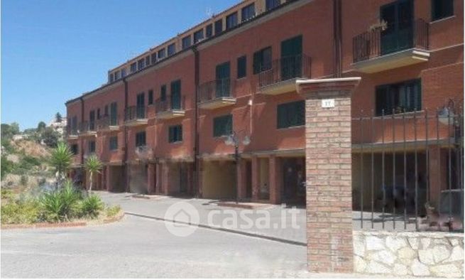 Villetta a schiera in residenziale in Via Leonardo Sciascia 17