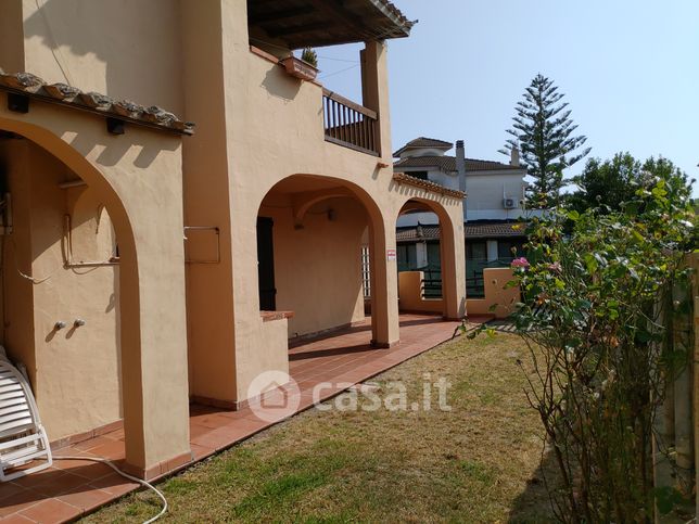 Villa in residenziale in Via Lago di Varese