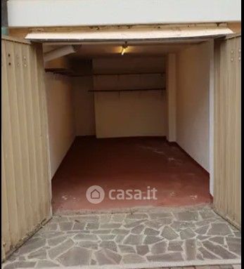 Box/posto auto in residenziale in Viale Giuseppe Garibaldi