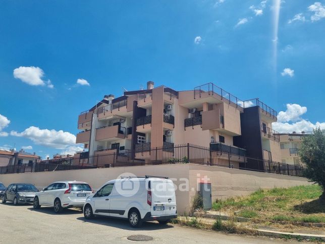 Appartamento in residenziale in Via di Colle Oliva 7