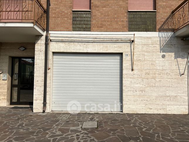 Garage/posto auto in residenziale in 