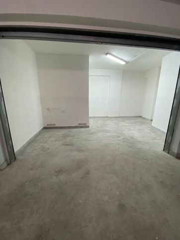 Box/posto auto in residenziale in Via Francesco Cappiello 51