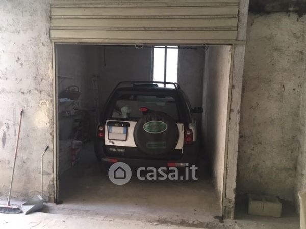 Box/posto auto in residenziale in Via Francesco Brighindi